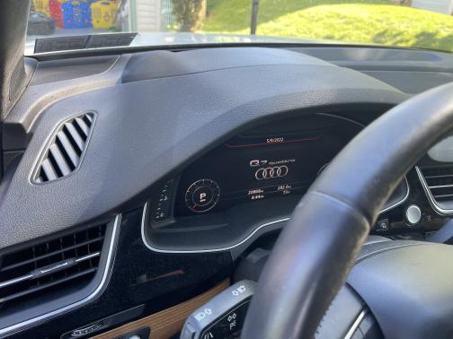 Photo 6 of 6 of 2017 Audi Q7 3.0T Premium